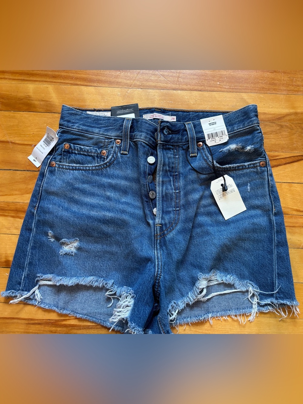 BNWT levi’s ribcage jean shorts